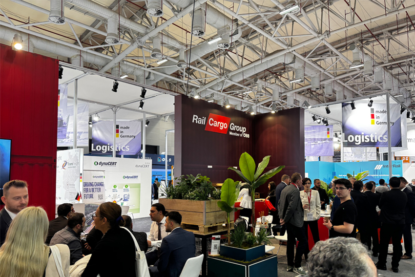 Rail Cargo Group Messestand auf der Logitrans Türkiye mit zahlreichen Besucher:innen